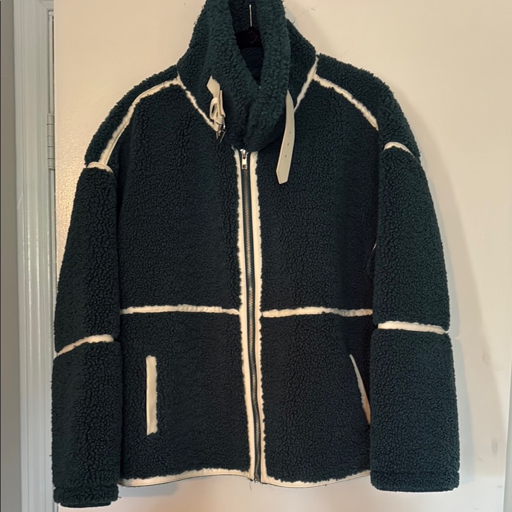Cozy Sherpa Jacket with Contrast Trim